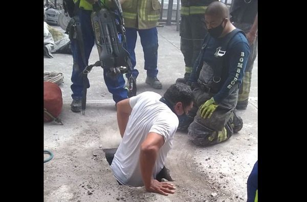 Mueren dos personas al quedar atrapadas dentro de una cisterna que estaban lavando