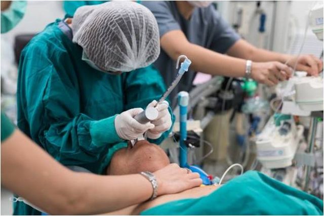 Enfermero advierte que la rehabilitación para pacientes intubados es larga
