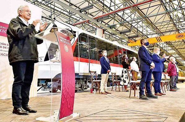 AMLO inaugura tren en Guadalajara y promete construcción de nueva línea