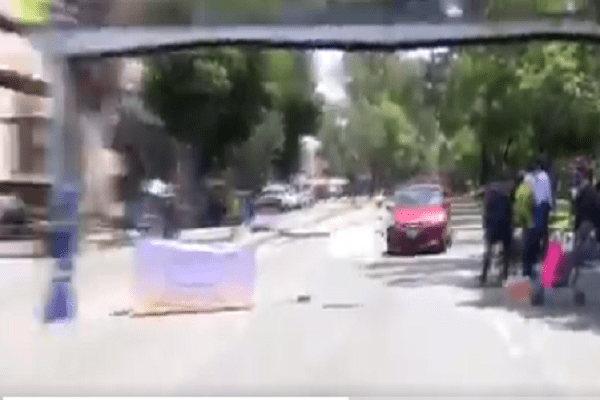 Conductor arremete contra plantón de padres de niños con cáncer #VIDEO