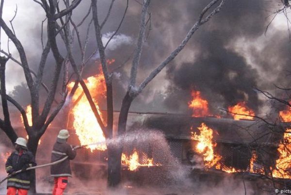 Diez menores pierden la vida por incendio en internado de Tanzania