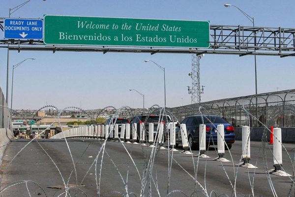 Estados Unidos reduce alerta de viaje a México