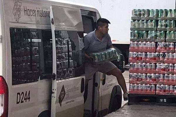 Quitan camioneta a DIF de Puebla tras ser usada para transportar cerveza