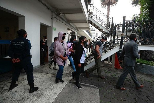 Segob anuncia apoyo a familiares de víctimas que tomaron la CNDH