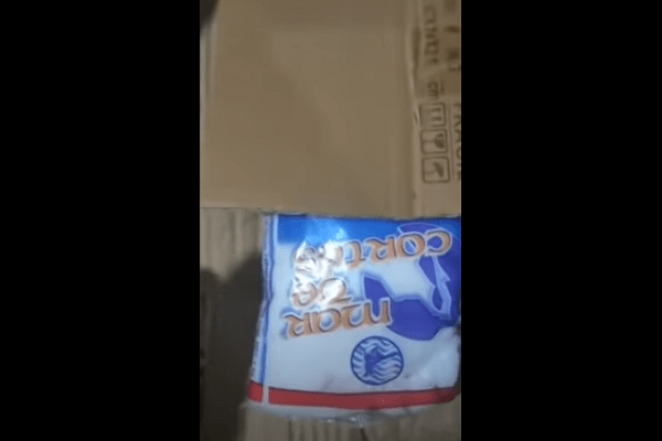 ¡Pasó de nuevo! Joven compra dos laptops y recibe dos kilos de sal #VIDEO