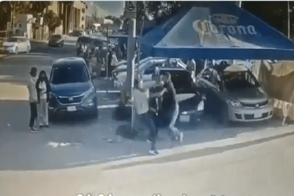 Padre apuñala al presunto violador de su hija en Guanajuato #VIDEO