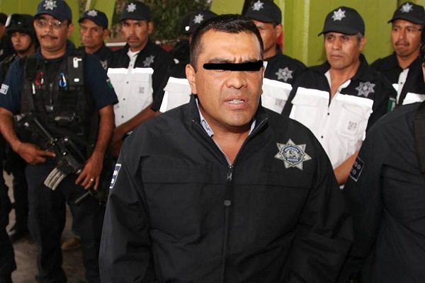 Se entrega exmando de la Policía Federal ligado al caso Ayotzinapa