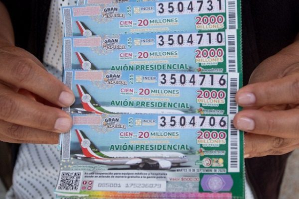 Cuatro hospitales públicos ganaron premios de rifa del avión