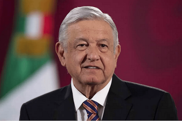 Más de 650 intelectuales acusan a AMLO de asediar la libertad de expresión
