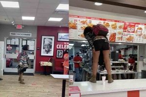 Enfurece en KFC por negarle servicio al no usar cubrebocas #VIDEO
