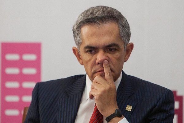 FGJ llama a declarar a 30 por espionaje durante administración de Mancera