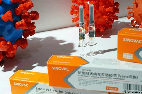 Vacuna china de Sinovac se aplicará masivamente a inicios de 2021, afirman