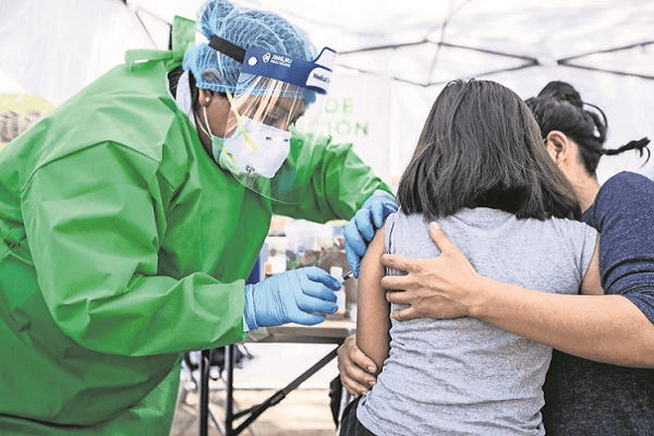 Inicia este jueves campaña de vacunación contra influenza en CDMX