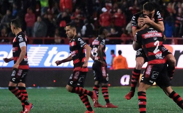 Reportan 30 casos positivos de Covid-19 en club deportivo de Xolos de Tijuana