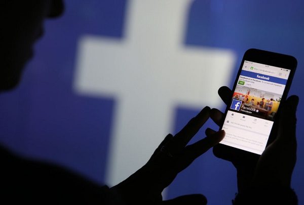 Denuncian a Facebook por activar cámaras de sus usuarios sin permiso