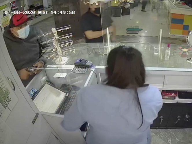 Ocho sujetos asaltaron en poco menos de 15 minutos dos joyerías en Cuernavaca #VIDEO