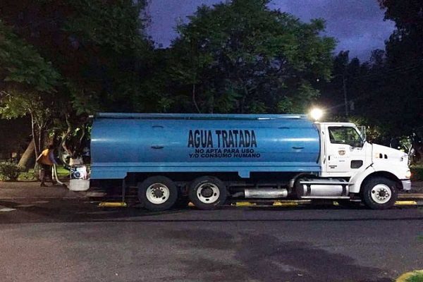 Roban con violencia pipa al regidor de El Marqués, Querétaro