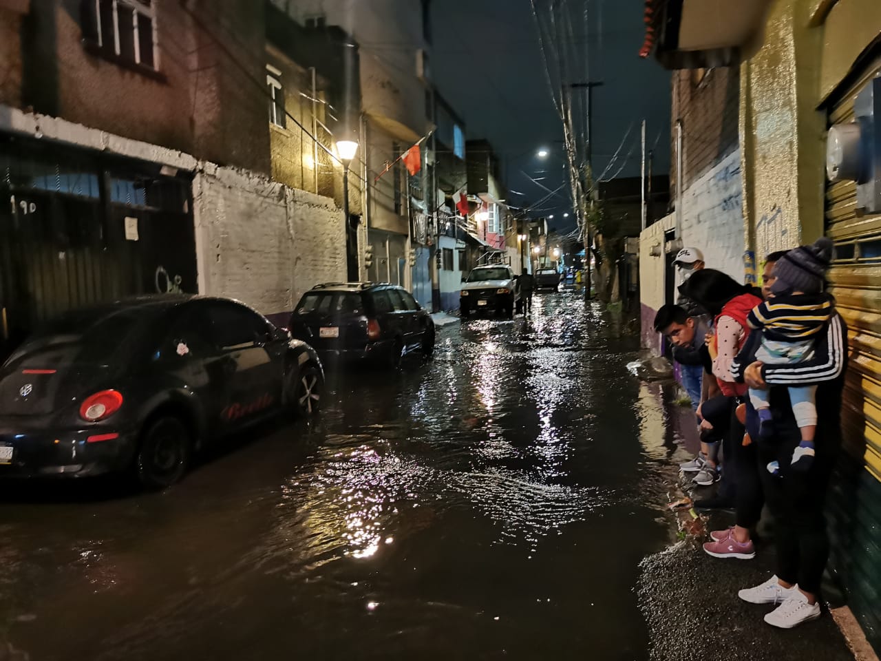 Alcaldía Iztapalapa suspende festejos patrios para atender a colonias afectadas por la lluvia