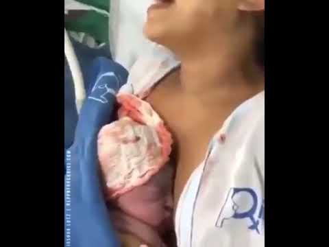 Recién nacido "revive" en el regazo de su madre que oraba por un milagro #VIDEO