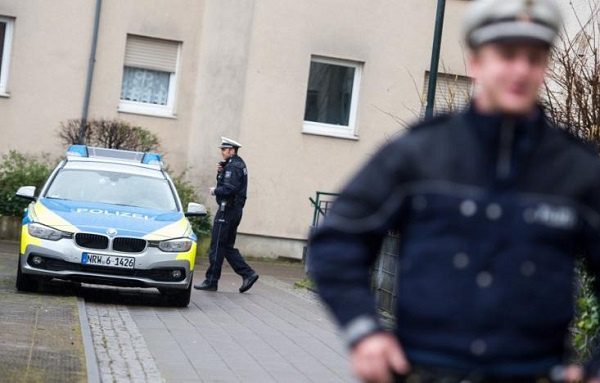 Mujer intenta quitarse la vida tras haber asesinado a sus cinco hijos