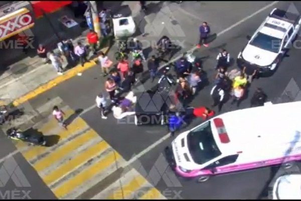 #VIDEO capta aparatoso choque entre mototaxi y motociclista