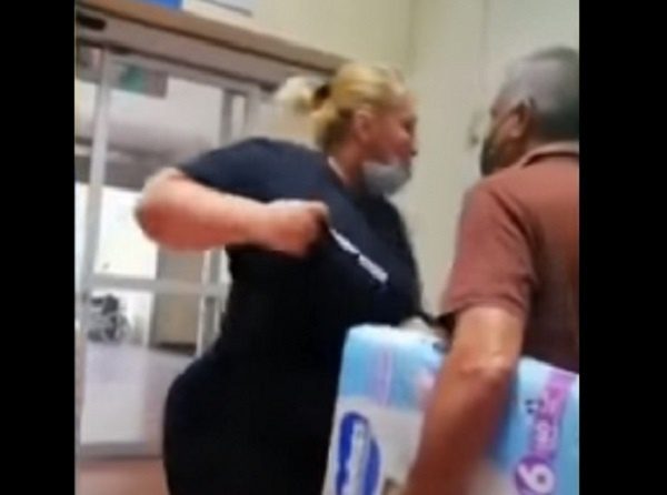 Continúan las agresiones hacia personal de seguridad de Walmart #VIDEO