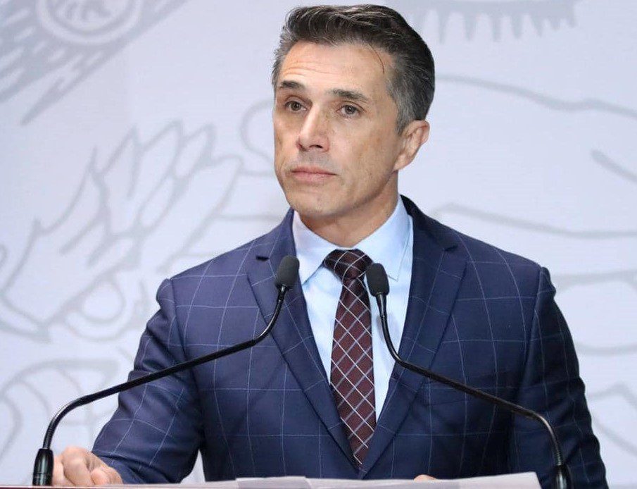 Sergio Mayer pide denunciar a quien intente lucrar con fotografías del suicidio de Xavier Ortiz