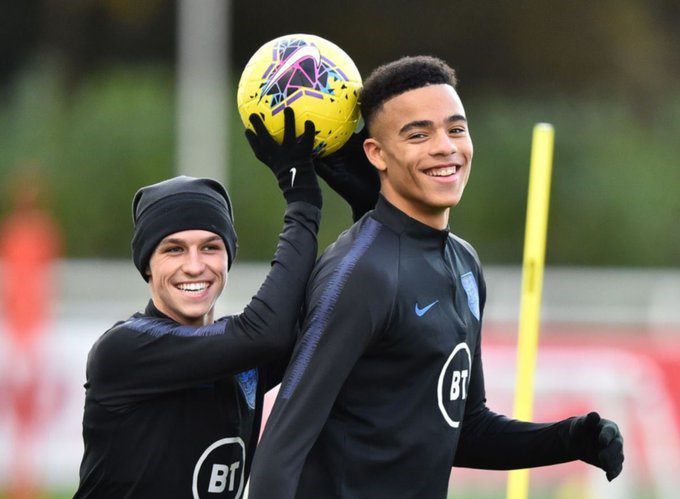 Inglaterra expulsa a dos jugadores que metieron mujeres al hotel de concentración y quebrantar el protocolo sanitario