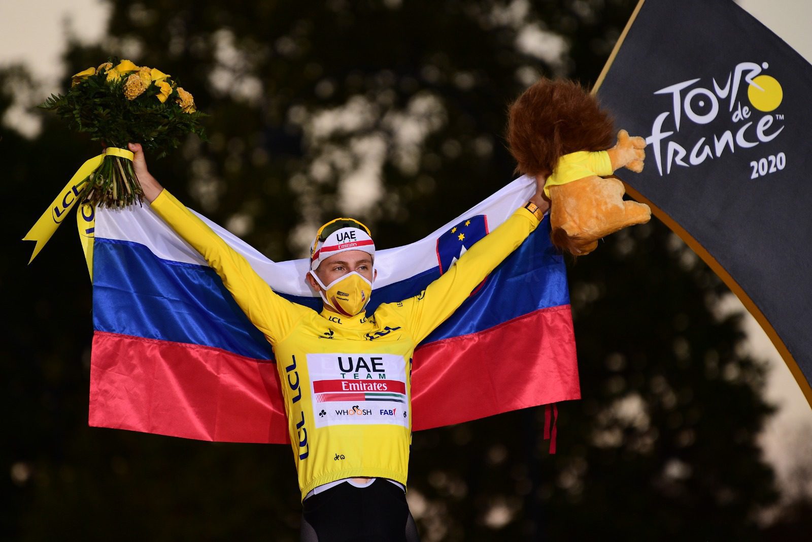 El esloveno Tadej Pogacar se corona campeón en la Tour de Francia