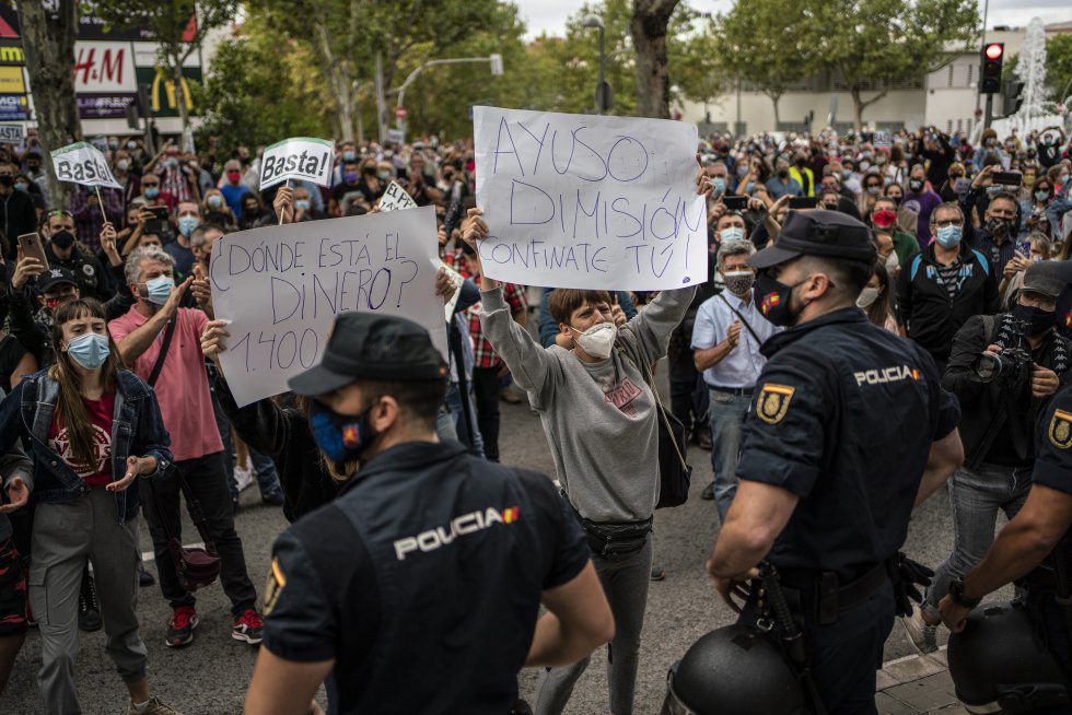 En Madrid salen a protestar contra confinamientos locales al considerarlos discriminatorios