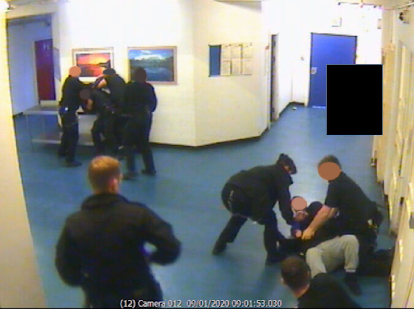 Revelan #VIDEO del ataque de reclusos a un oficial en prisión de máxima seguridad de Reino Unido