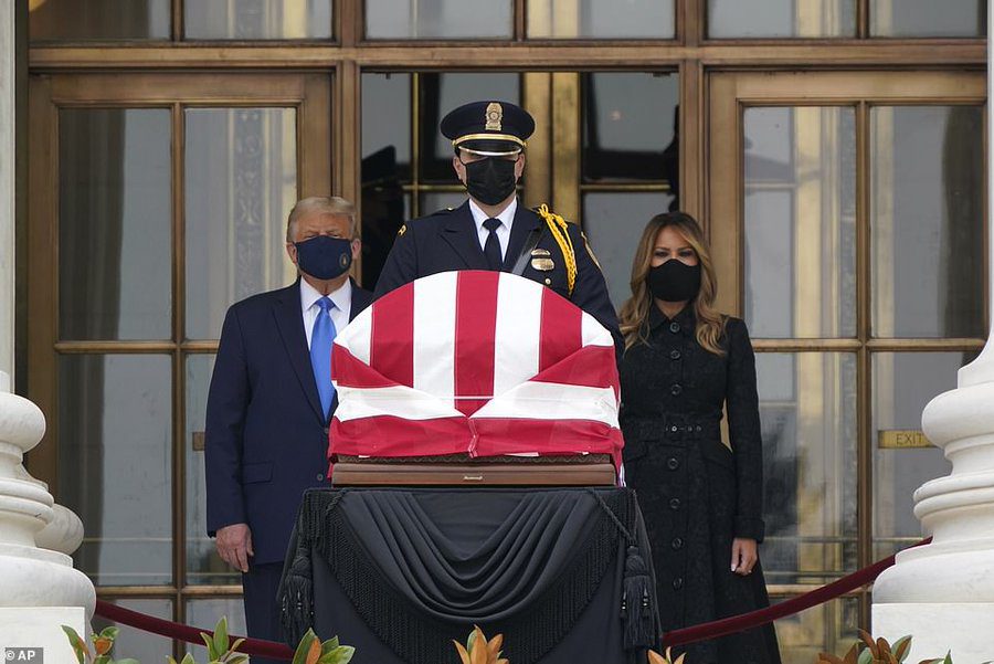 Trump es abucheado en el funeral de la magistrada Ruth Ginsburg, icono de los liberales en EEUU #VIDEO