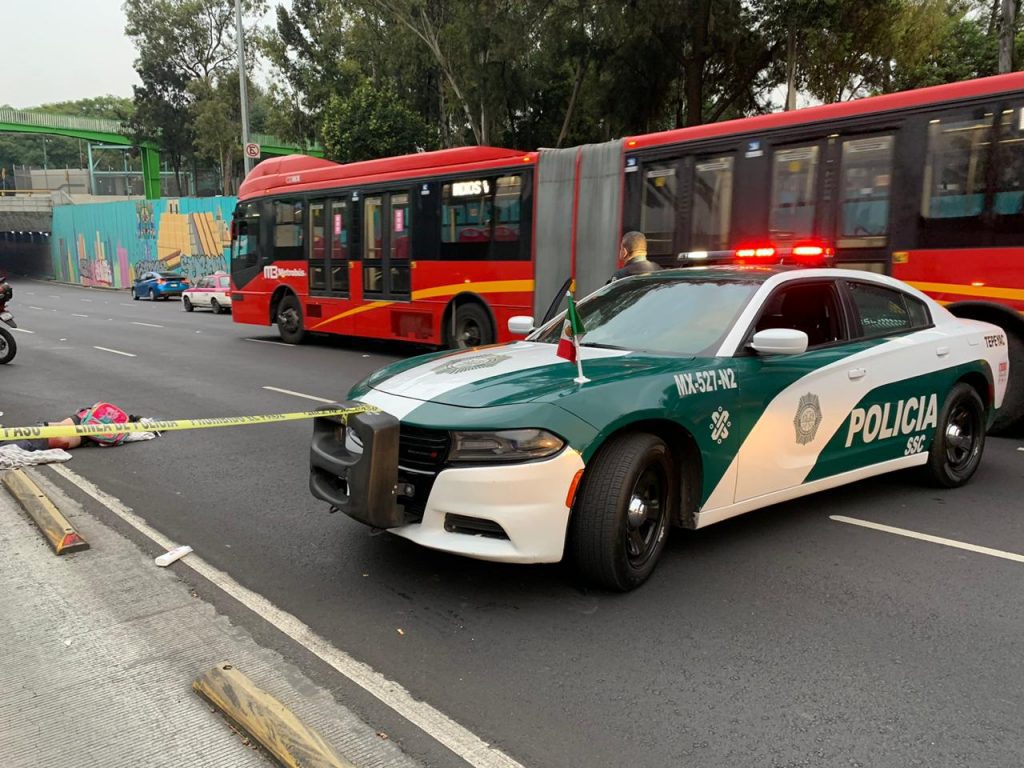 Indigente muere atropellado por un vehículo en carriles centrales de Insurgentes Norte