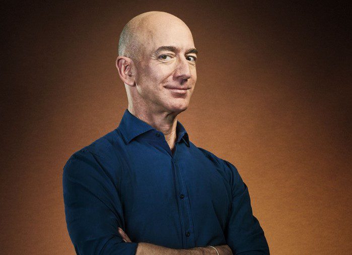 Jeff Bezos encabeza otra vez la lista de millonarios en EEUU, mientras que Donald Trump retrocede