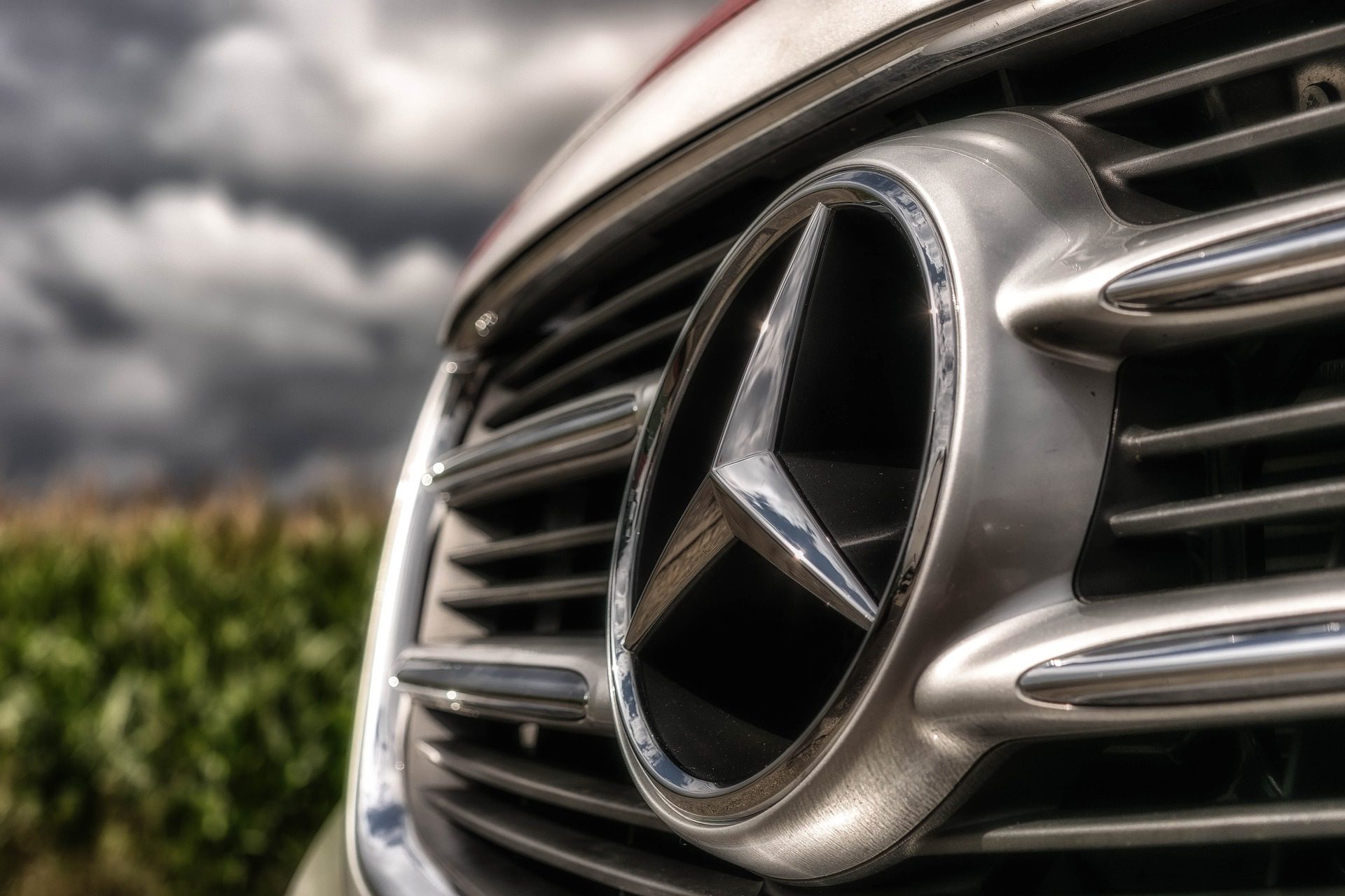 Mercedes Benz es multada con mil 500 mdd por irregularidades en las pruebas de emisiones