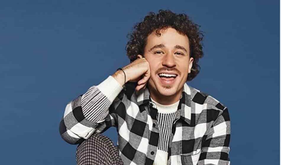 "Esto debe de parar", Luisito Comunica se disculpa por foto "machista" con su novia