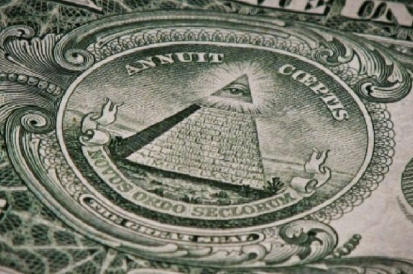 ¿Reptilianos ocultos en billetes? Tres locas teorías conspirativas sobre la nueva economía