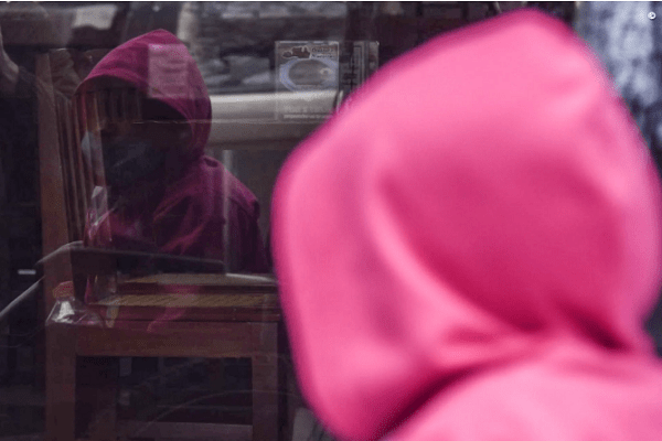 Jueza explica a niña con cáncer que podrá tener sus medicamentos