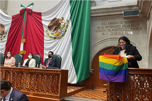 Edomex aprueba sanciones a terapias de conversión