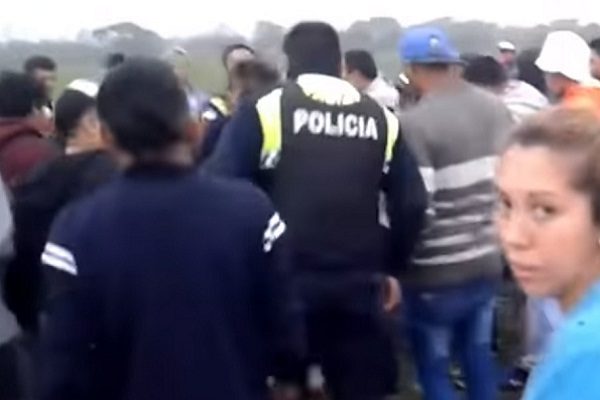Vecinos de barrio argentino matan a violador de niña de 9 años #VIDEO