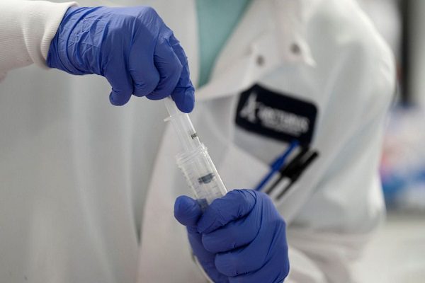 Rusia pausa ensayos de vacuna contra Covid-19 por falta de dosis