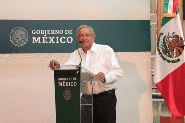 FRENAAA abuchea a AMLO en Cuernavaca #VIDEOS