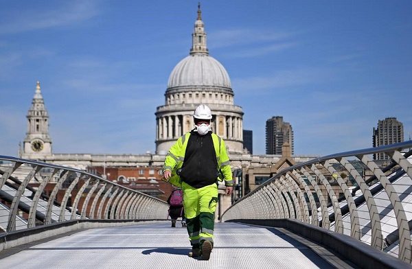 Reino Unido e Italia anuncian más confinamientos por rebrotes