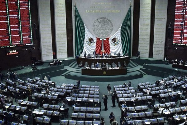 Diputados avalan 10 años de cárcel a agresores de personal médico
