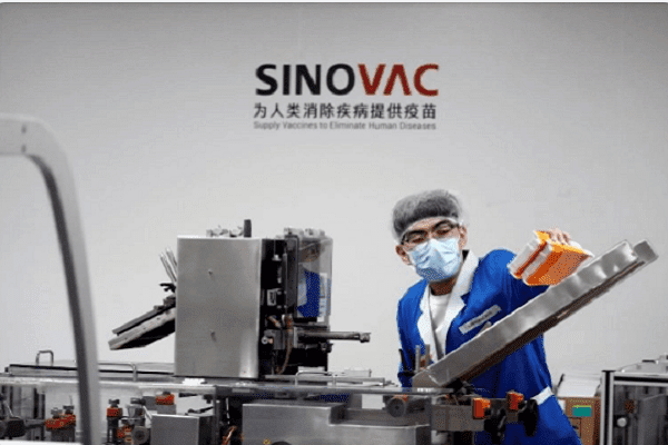 Ciudad china autoriza vacuna covid para uso de emergencia