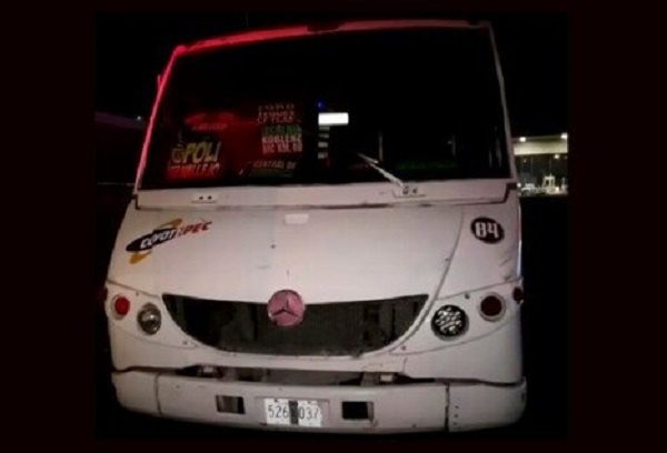 Pasajeros se defienden y enfrentan a ladrones en la México-Querétaro, hay tres muertos