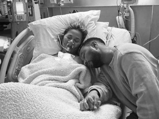 Chrissy Teigen y John Legend comparten desgarrador mensaje tras la muerte de su bebé