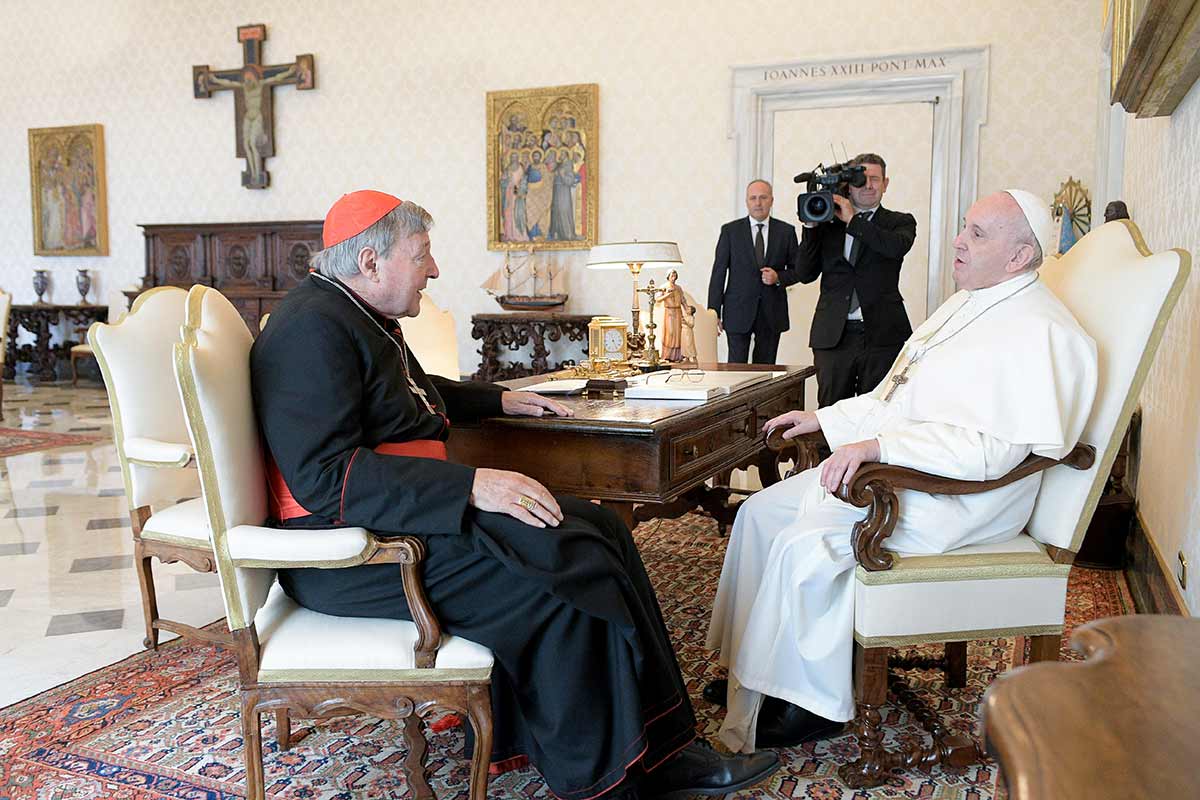Papa recibe al cardenal George Pell, absuelto por pederastia