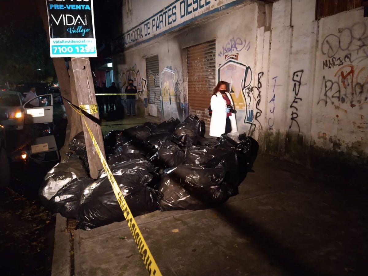 Encuentran en Azcapotzalco casi treinta bolsas con medicamentos