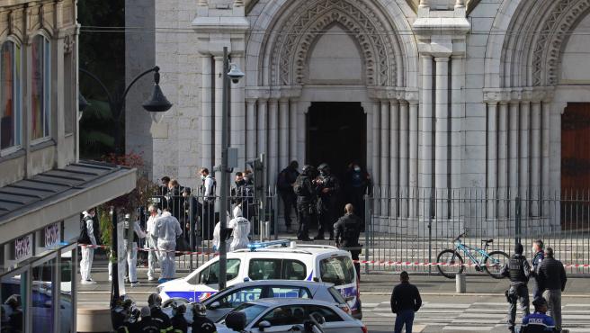 Así fue el ataque terrorista en la catedral de Niza, que dejó 3 muertos